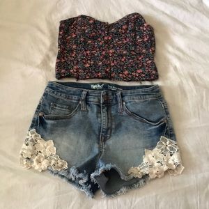 Jean shorts with lace details